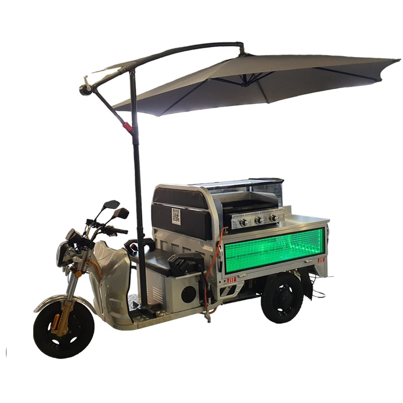 Mobiler Grillwagen mit Kühltheke